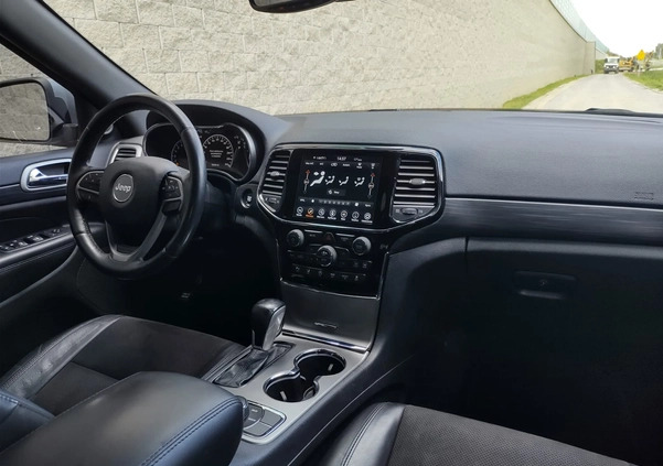 Jeep Grand Cherokee cena 135900 przebieg: 56000, rok produkcji 2020 z Łódź małe 277